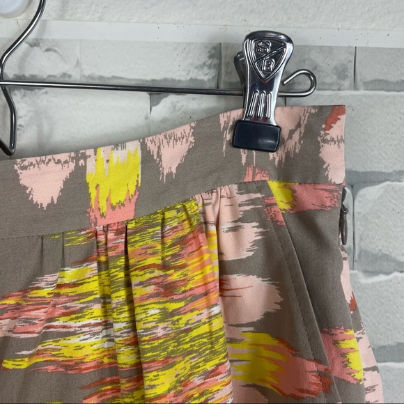 Tibi 100% Silk Artsy Abstract  Tribal High Rise Flowy Shorts Pockets Size 2 - Picture 4 of 12